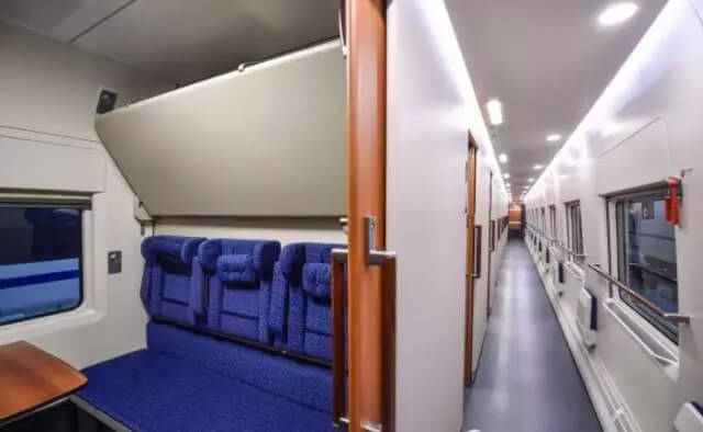 crh5e-cabin